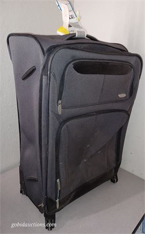 Large 4 wheel luggage bag 🧳