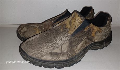 Camo hunting shoes 👞