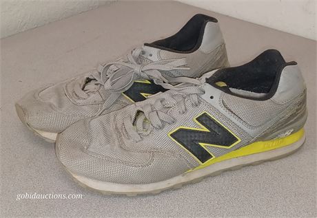 New balance shoes 👞