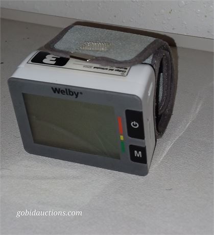 Digital blood pressure monitor